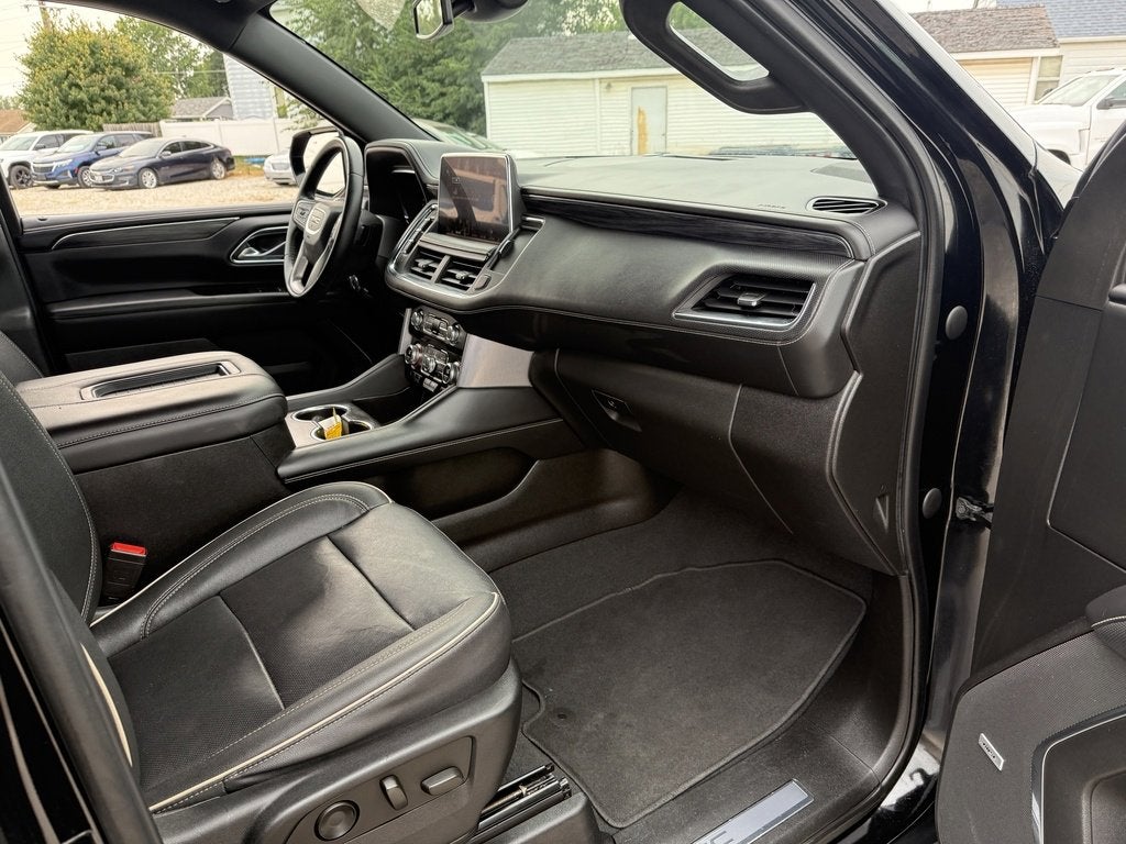 2023 GMC Yukon XL SLT