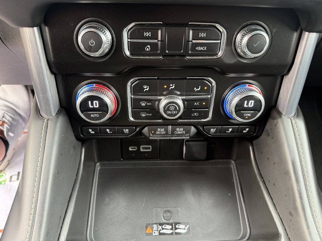 2023 GMC Yukon XL SLT