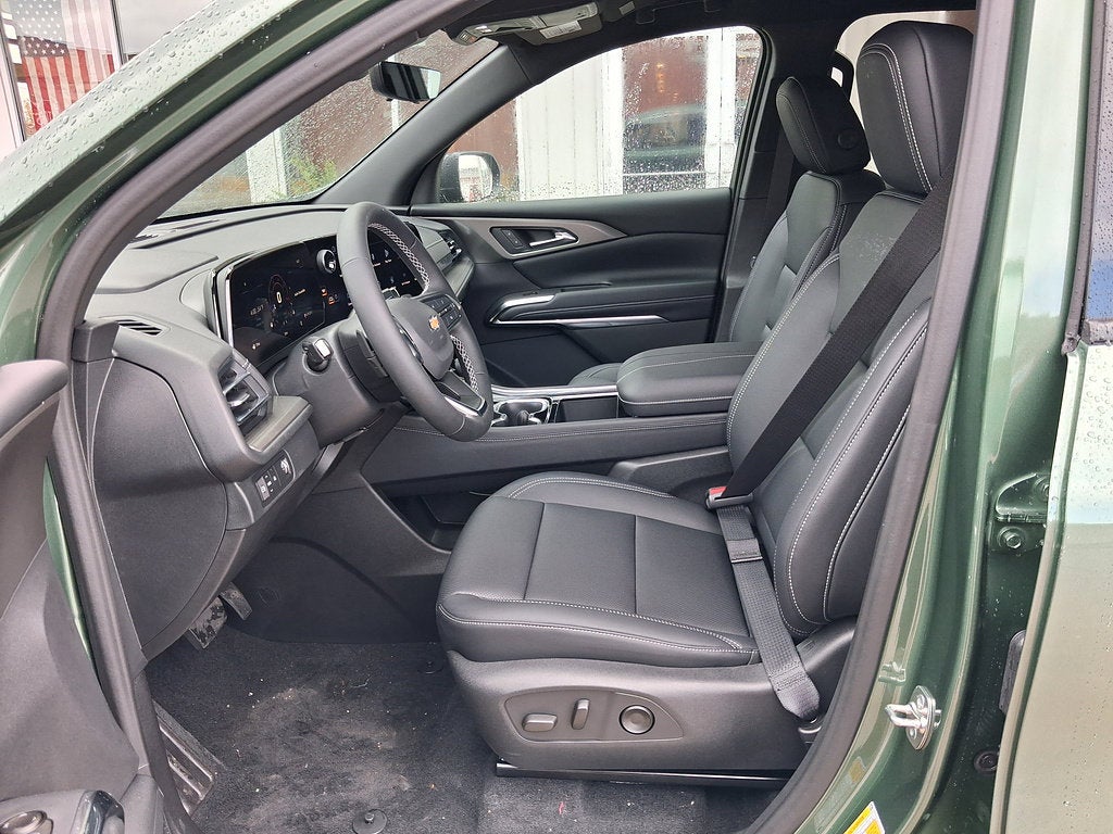 2027 Chevrolet Traverse LT - Photo 22