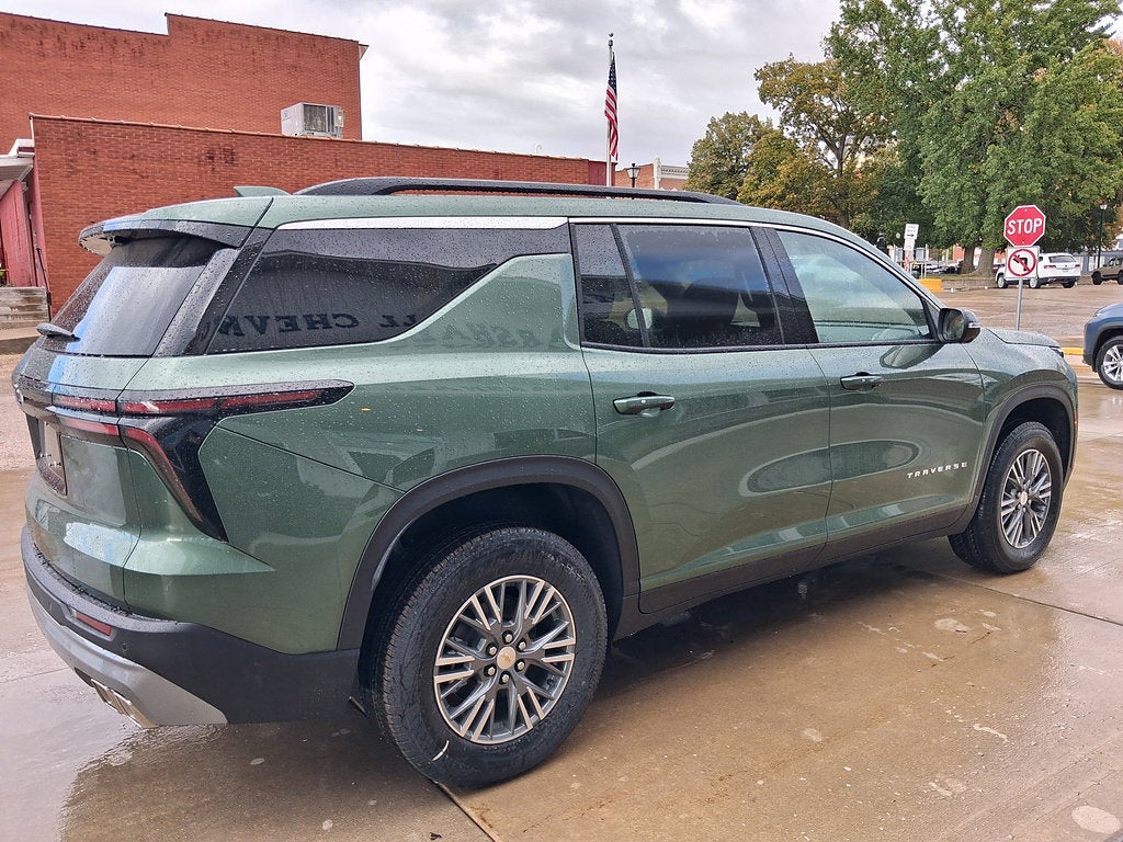 2027 Chevrolet Traverse LT - Photo 9
