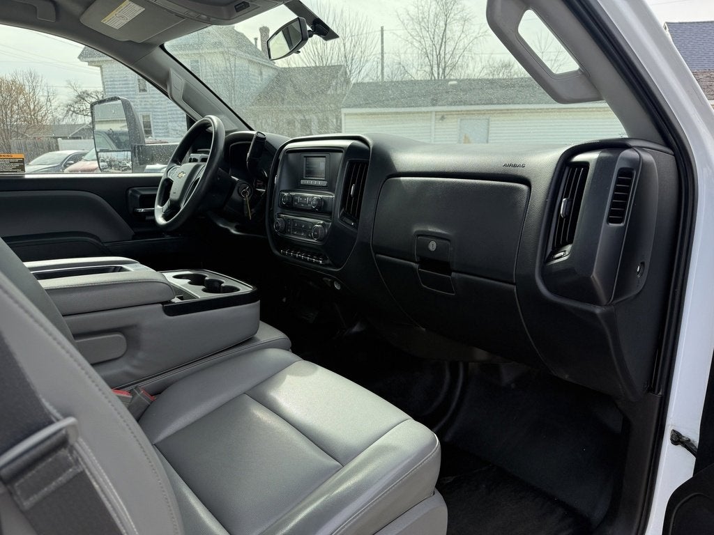 2022 Chevrolet Silverado 5500 HD Work Truck