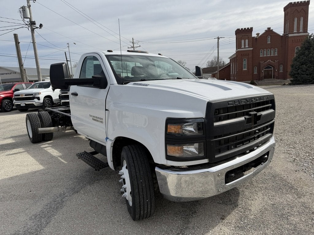 2022 Chevrolet Silverado 5500 HD Work Truck