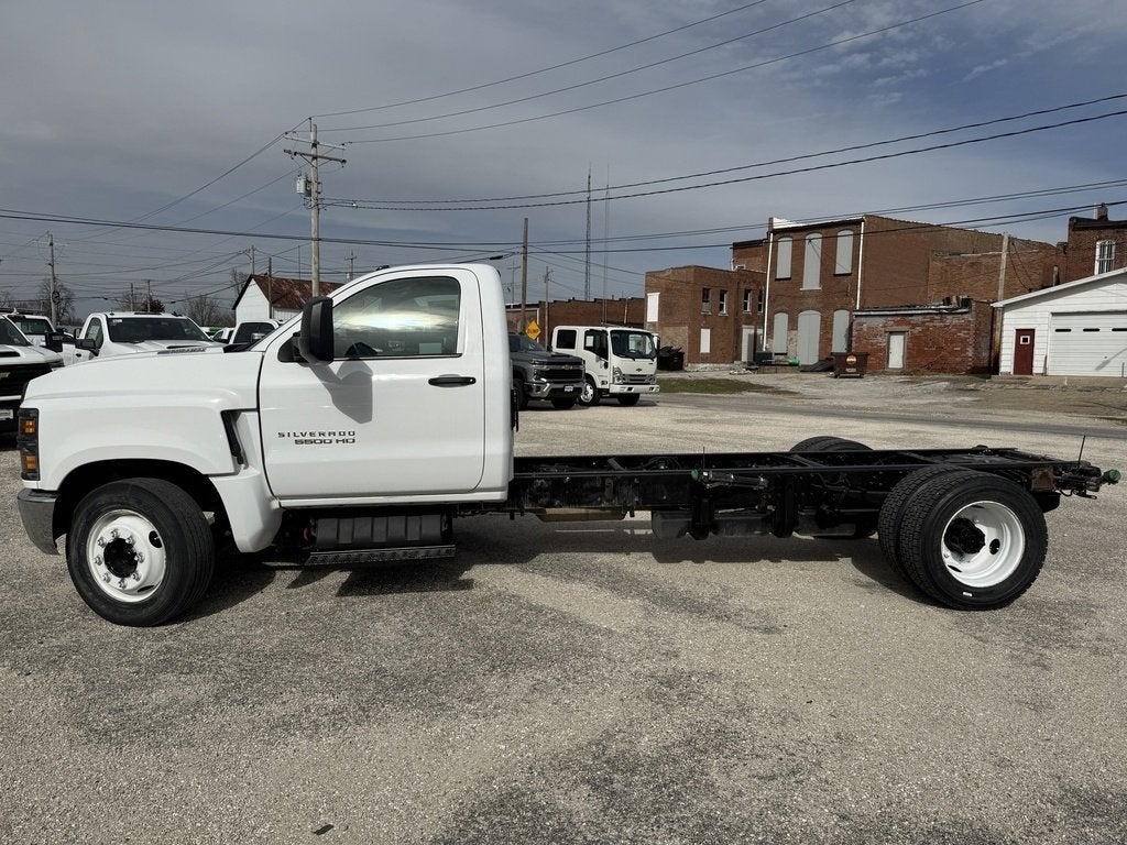 2022 Chevrolet Silverado 5500 HD Work Truck
