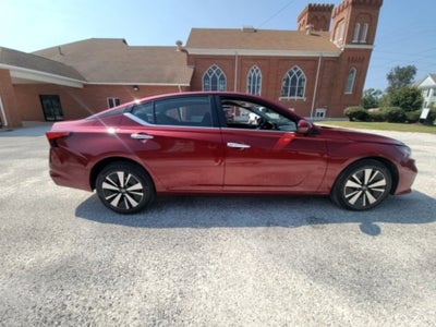 2022 Nissan Altima 2.5 SV