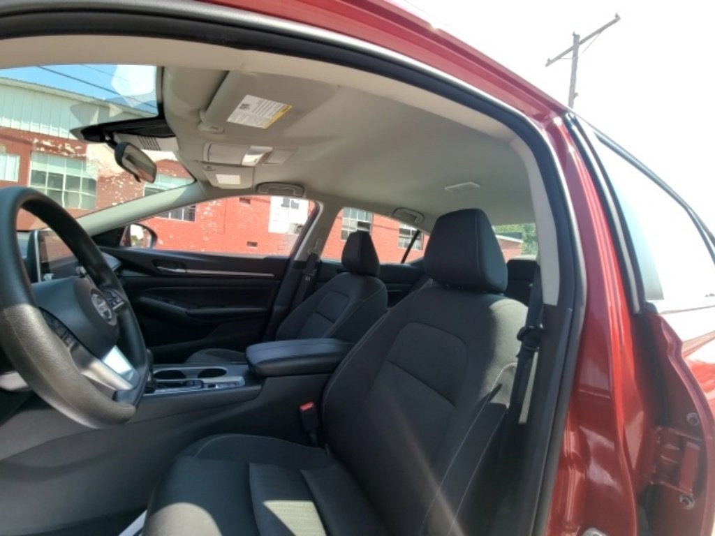 2022 Nissan Altima 2.5 SV