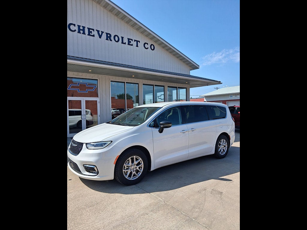 2024 Chrysler Pacifica Touring L