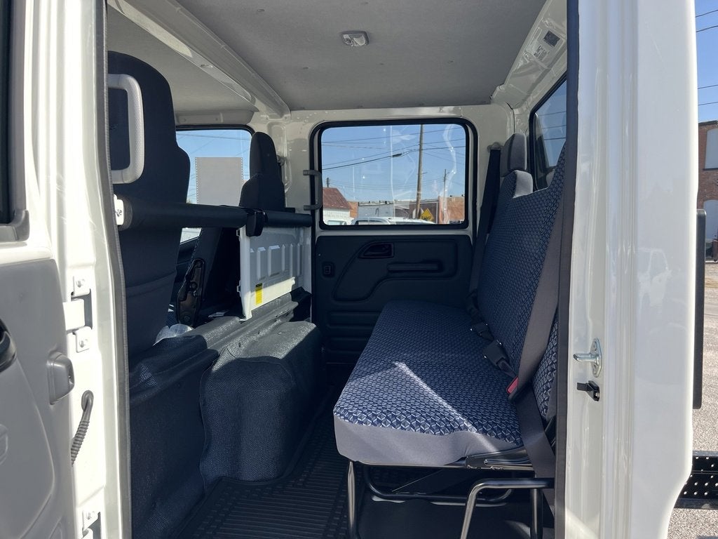 2025 Chevrolet Low Cab Forward 4500 Base