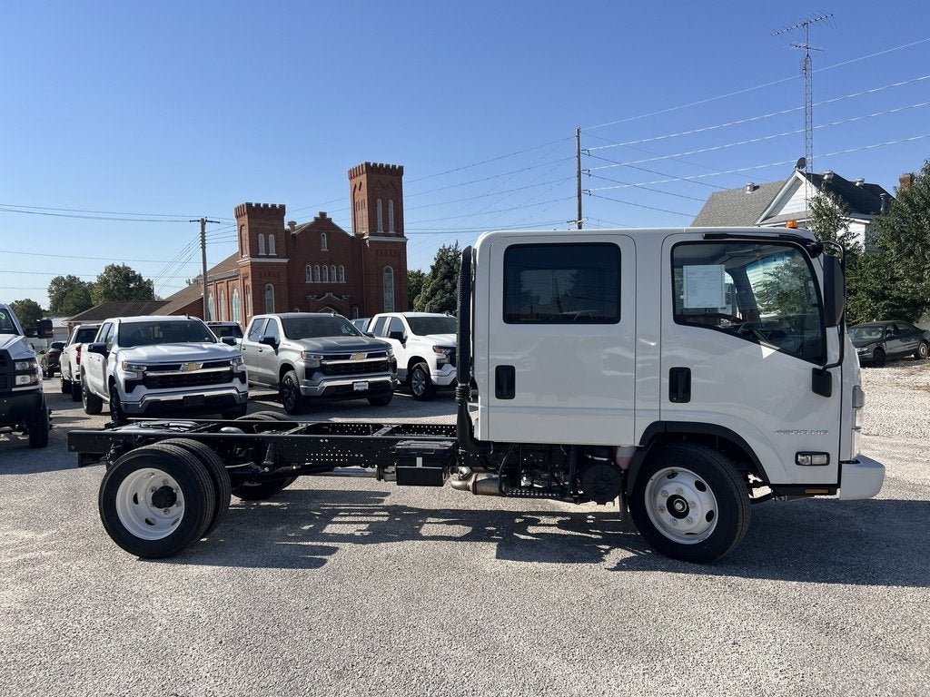 2025 Chevrolet Low Cab Forward 4500 Base