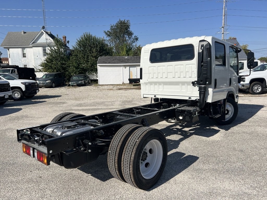2025 Chevrolet Low Cab Forward 4500 Base