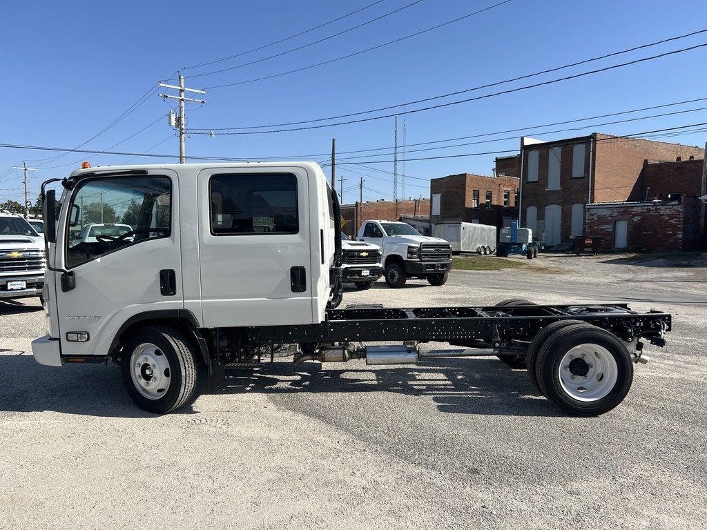 2025 Chevrolet Low Cab Forward 4500 Base