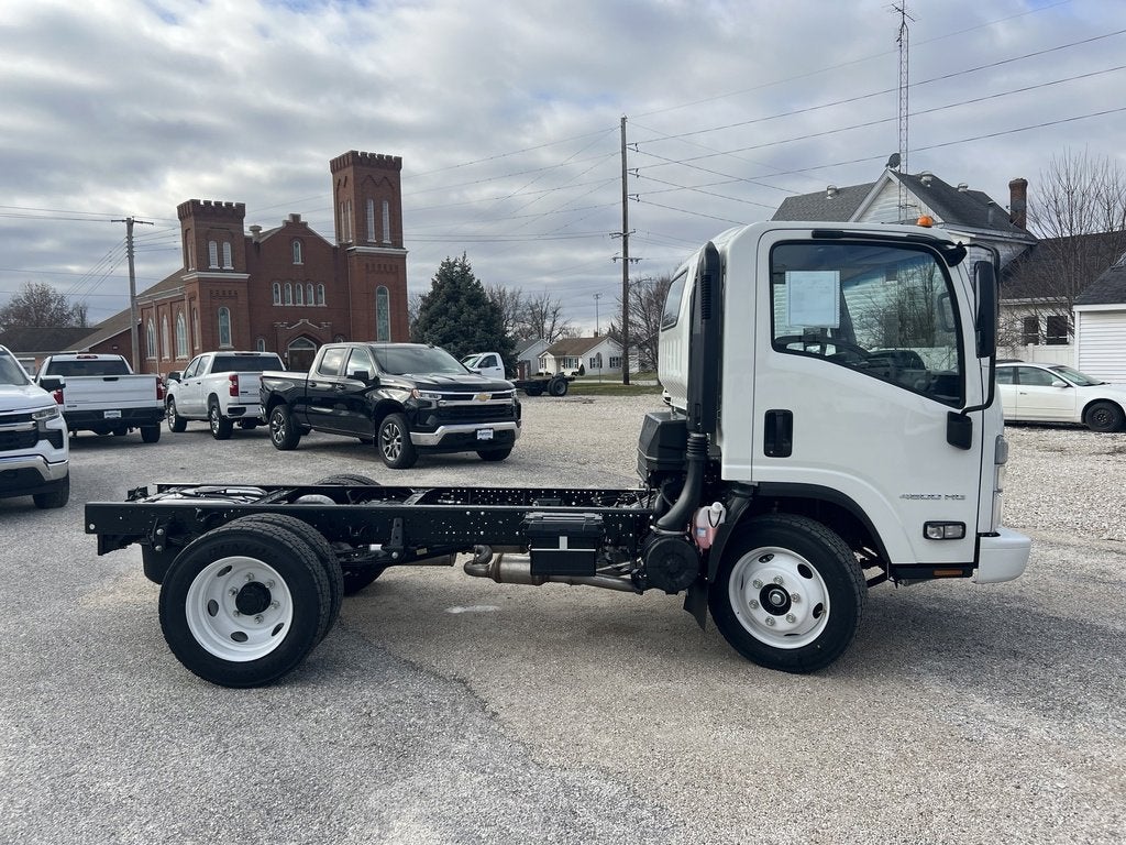 2025 Chevrolet Low Cab Forward 4500 Base
