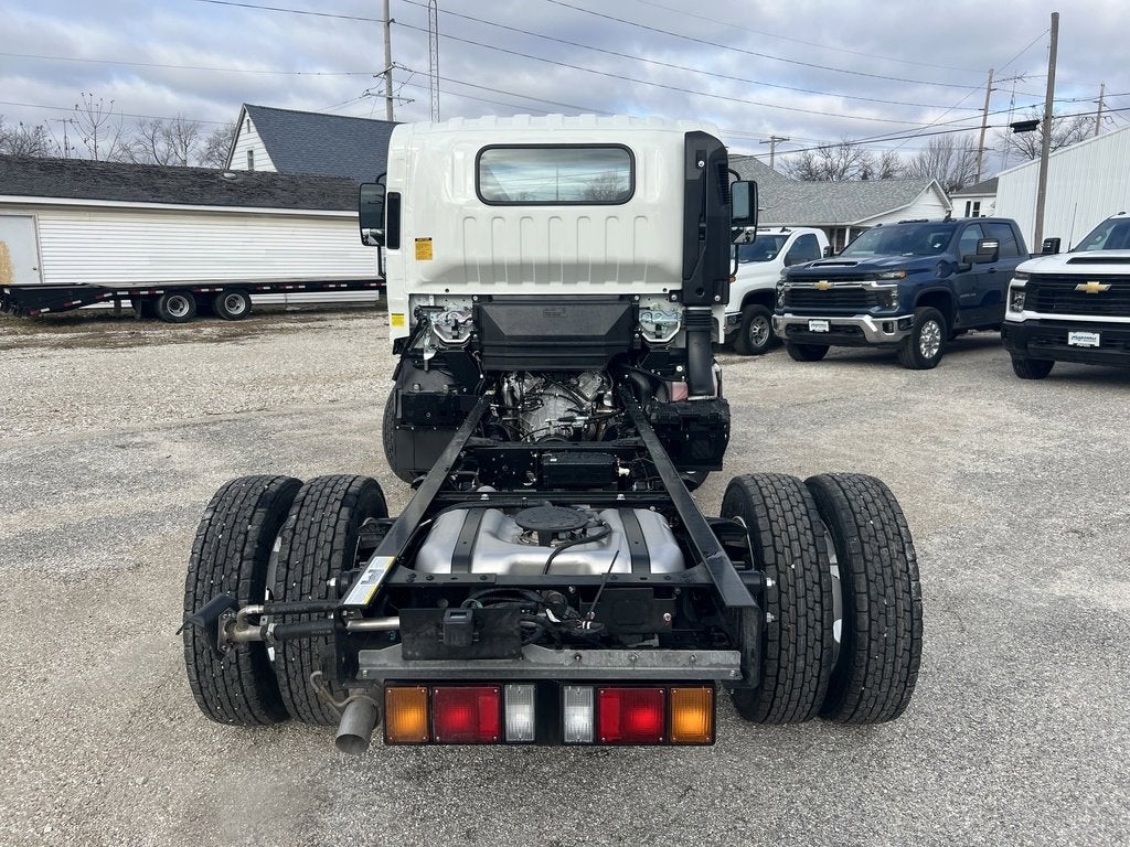 2025 Chevrolet Low Cab Forward 4500 Base